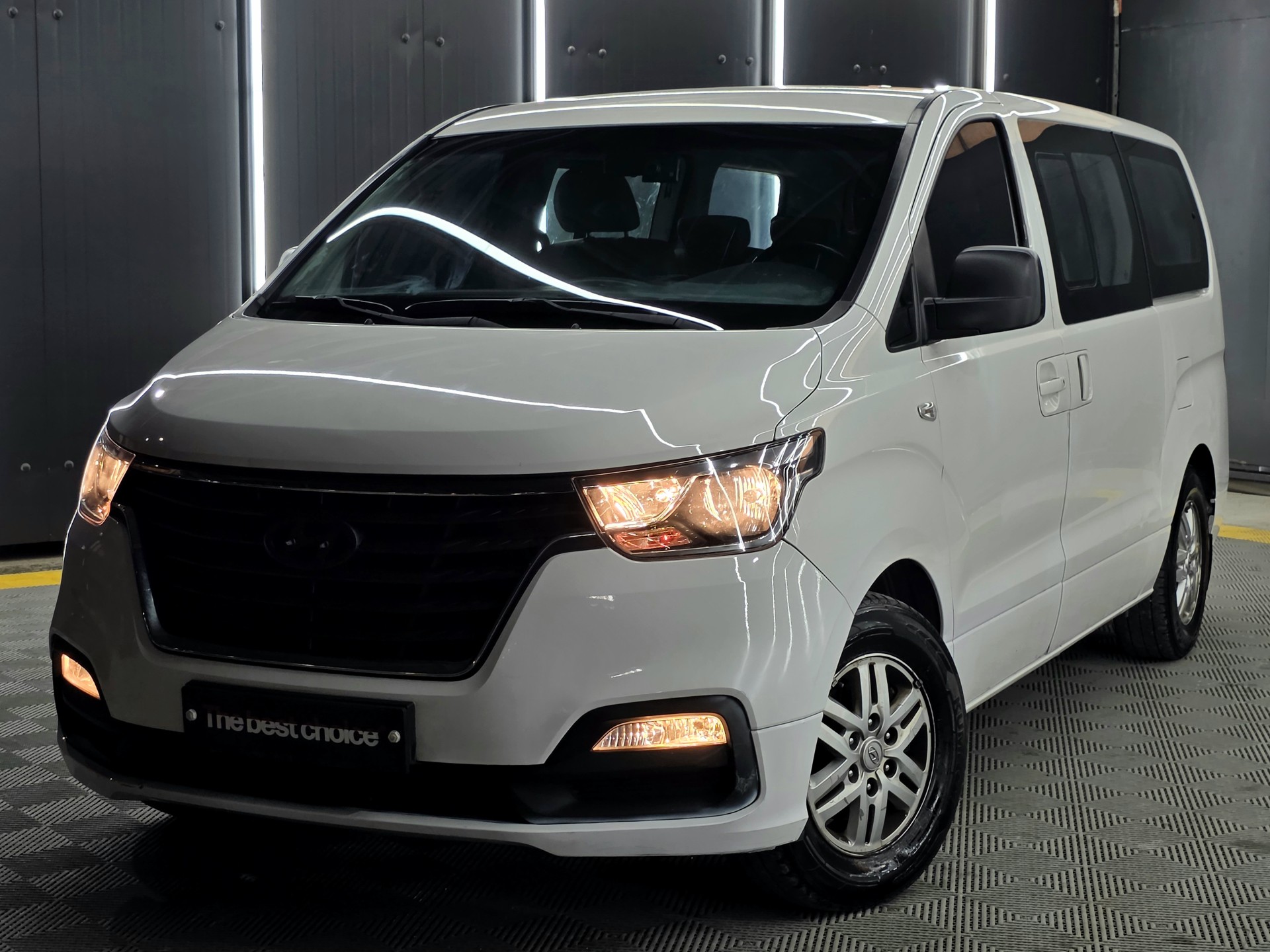 hyundai STAREX